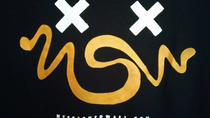 madeinhome_mystickerwall_shirt_detail